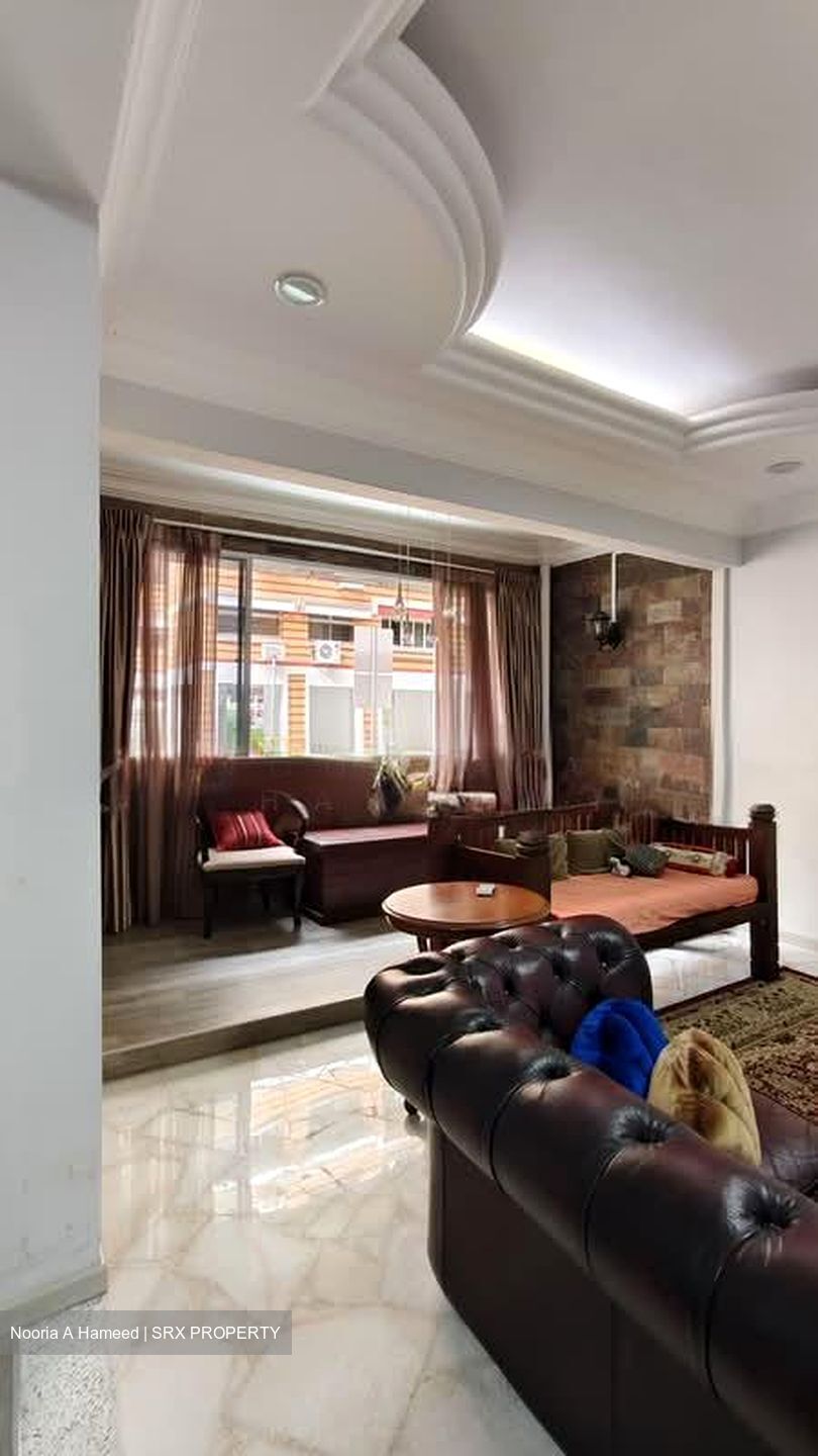 Blk 160 Pasir Ris Street 13 (Pasir Ris), HDB Executive #587123821